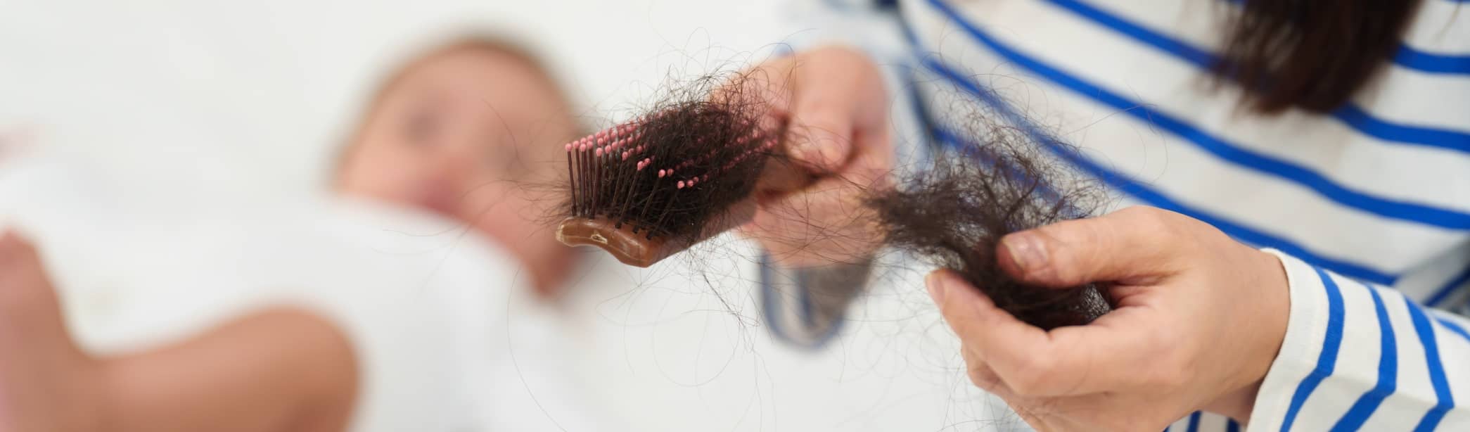 Pourquoi perd-on ses cheveux après l’accouchement ? | Maison Albanéa | Aubagne